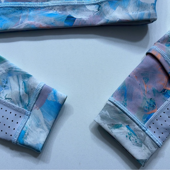 Lululemon Paddle Crop Top Womens Size 2 Reversible Mesh Warpstreme White/Silver - Picture 4 of 16